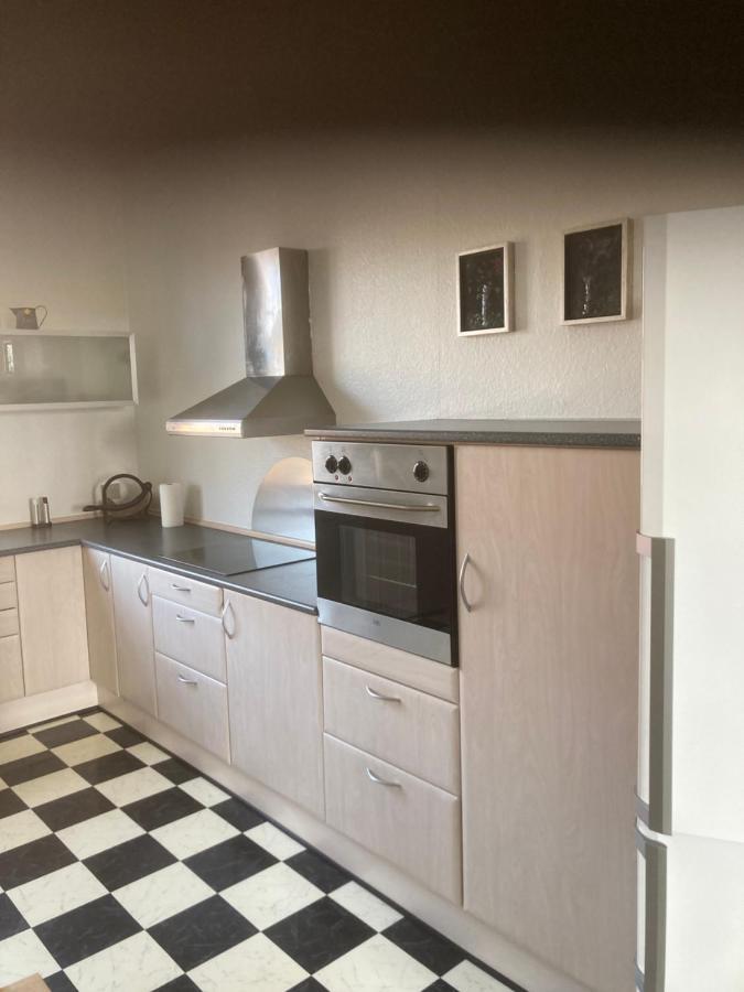 Store Apartment *
